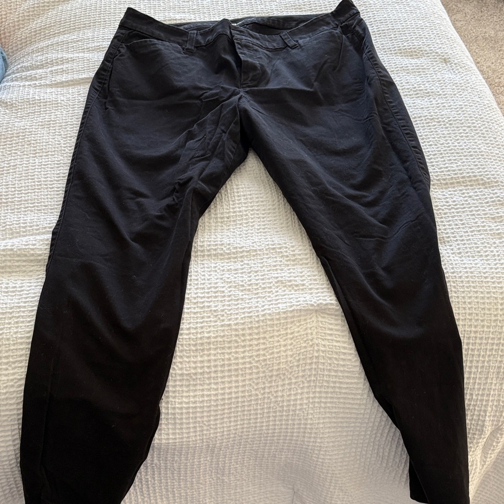 Old Navy Women’s Black Chinos